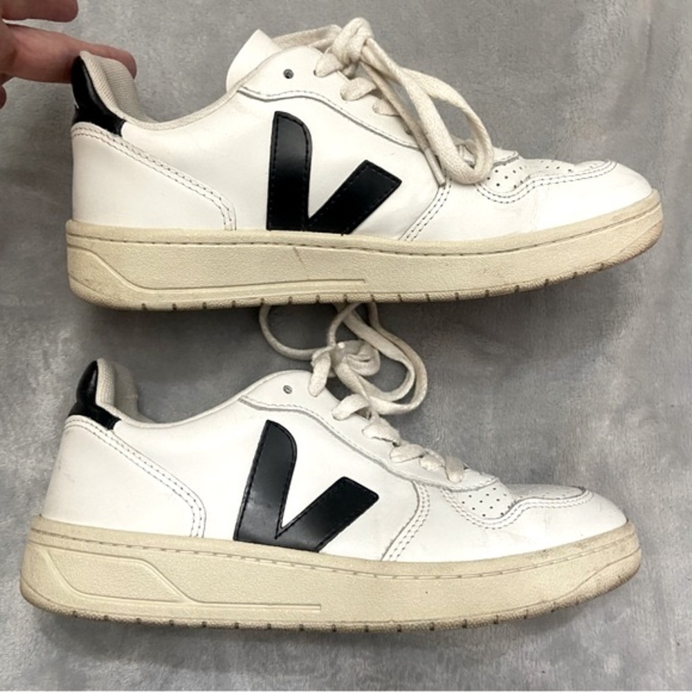 Veja V-10 sneakers shoes Size 6 - Picture 2 of 8